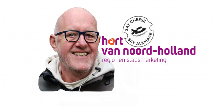 Ger Welbers, directeur Hart van Noord-Holland opent de laatste kaasmarkt van 2022